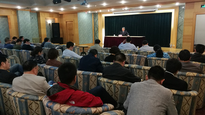 集團傳達學習市“兩會”精神 (1).jpg