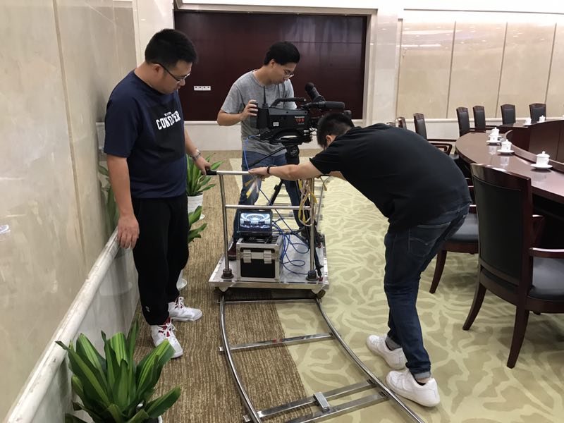 軌道移動拍攝.jpg