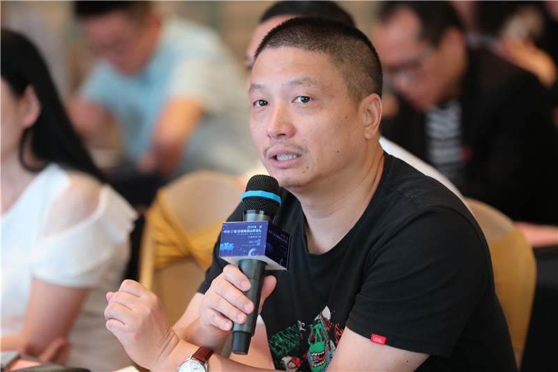 著名編劇余飛.jpg