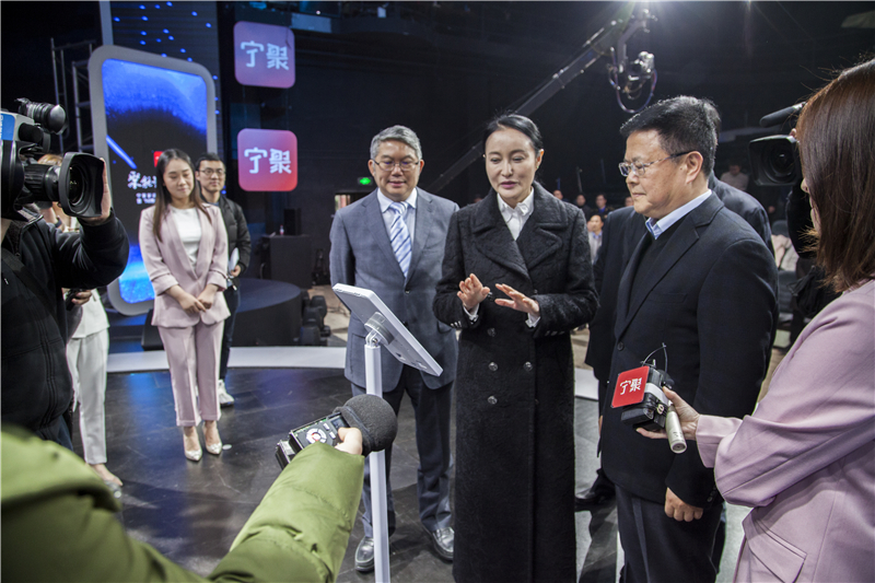 鄭書記與寧聚團隊交流.jpg
