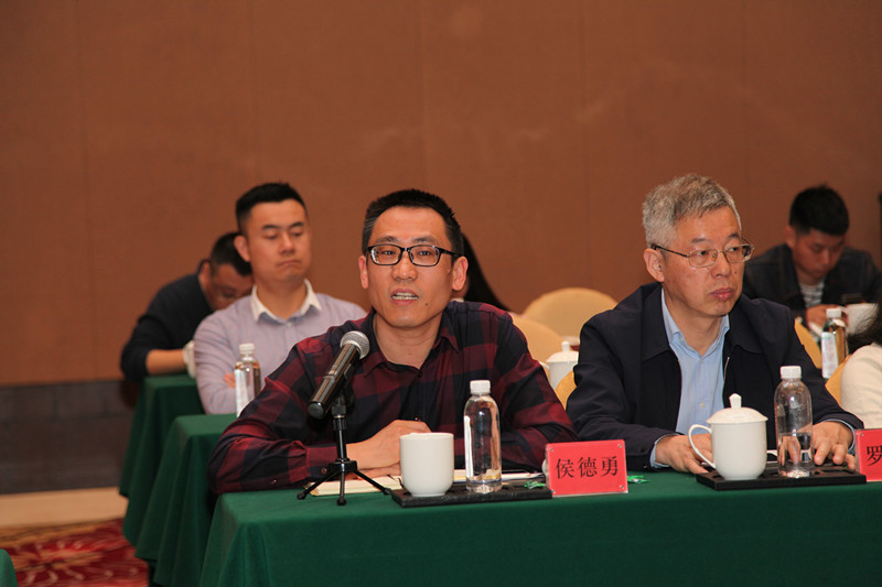 先進集體代表發(fā)言.jpg