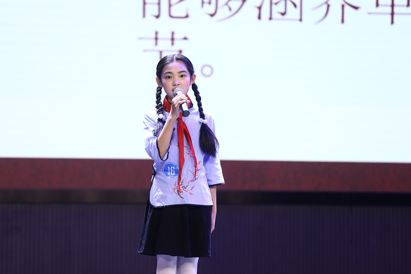 16號選手在朗誦圖片.jpg