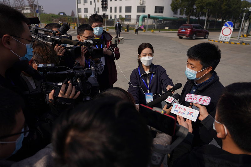 2.記者團隊采訪畫面.jpg