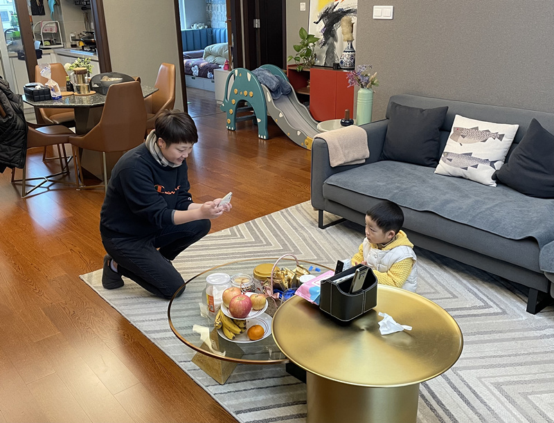 繆靖創(chuàng)作準備中.jpg