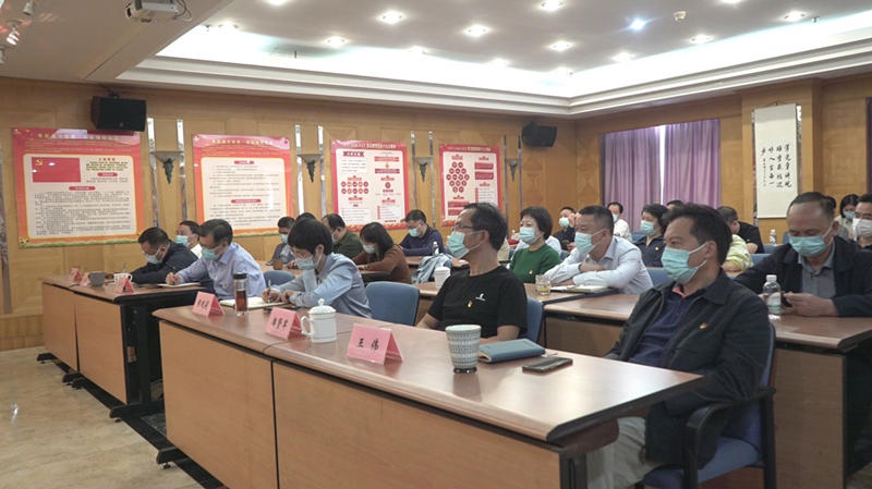 集團(tuán)總部組織收聽(tīng)收看2DSC08222.jpg.JPG