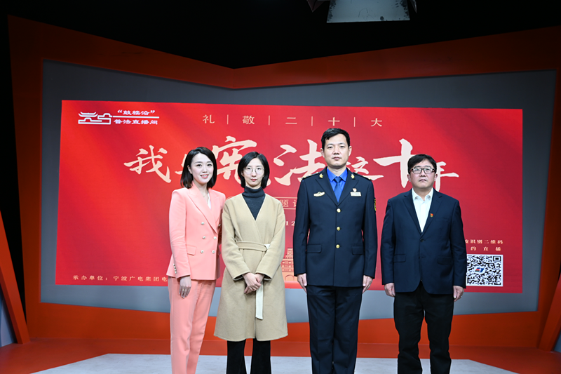 合影.png