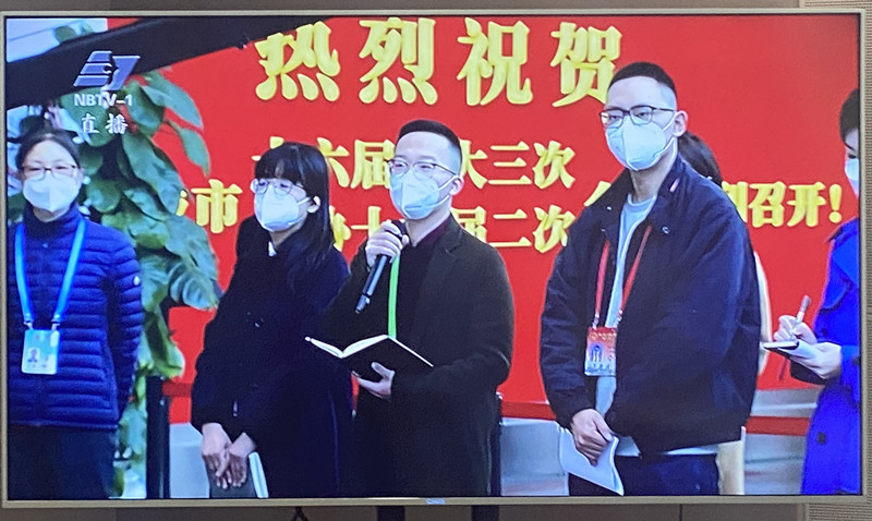 記者在代表通道提問(wèn).jpg