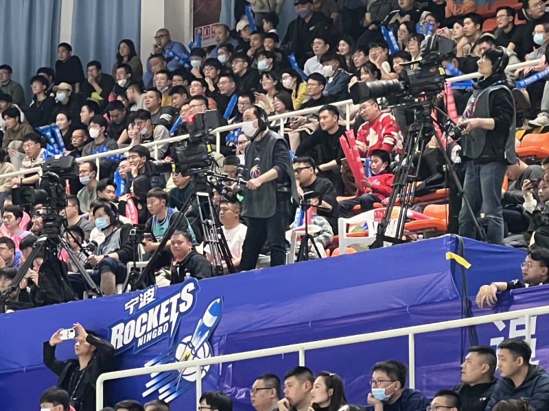 全神貫注的攝像.jpg
