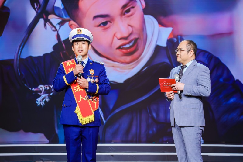 2022年度最美寧波人年度人物張方軍接受主持人施展訪談.jpg