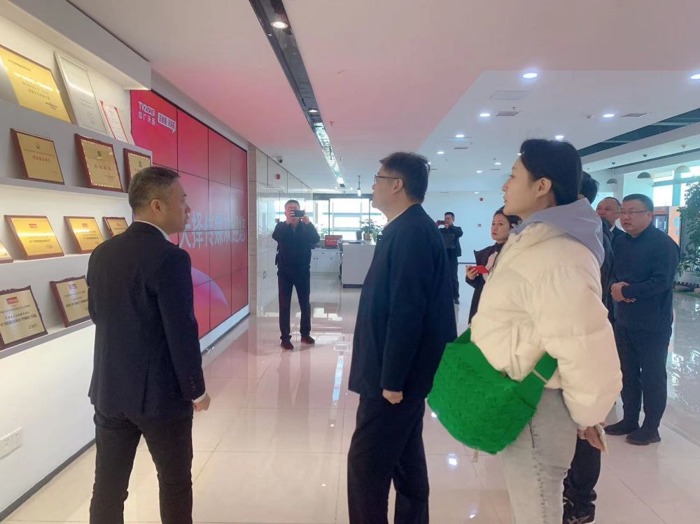 考察長沙廣電中廣天擇.jpg