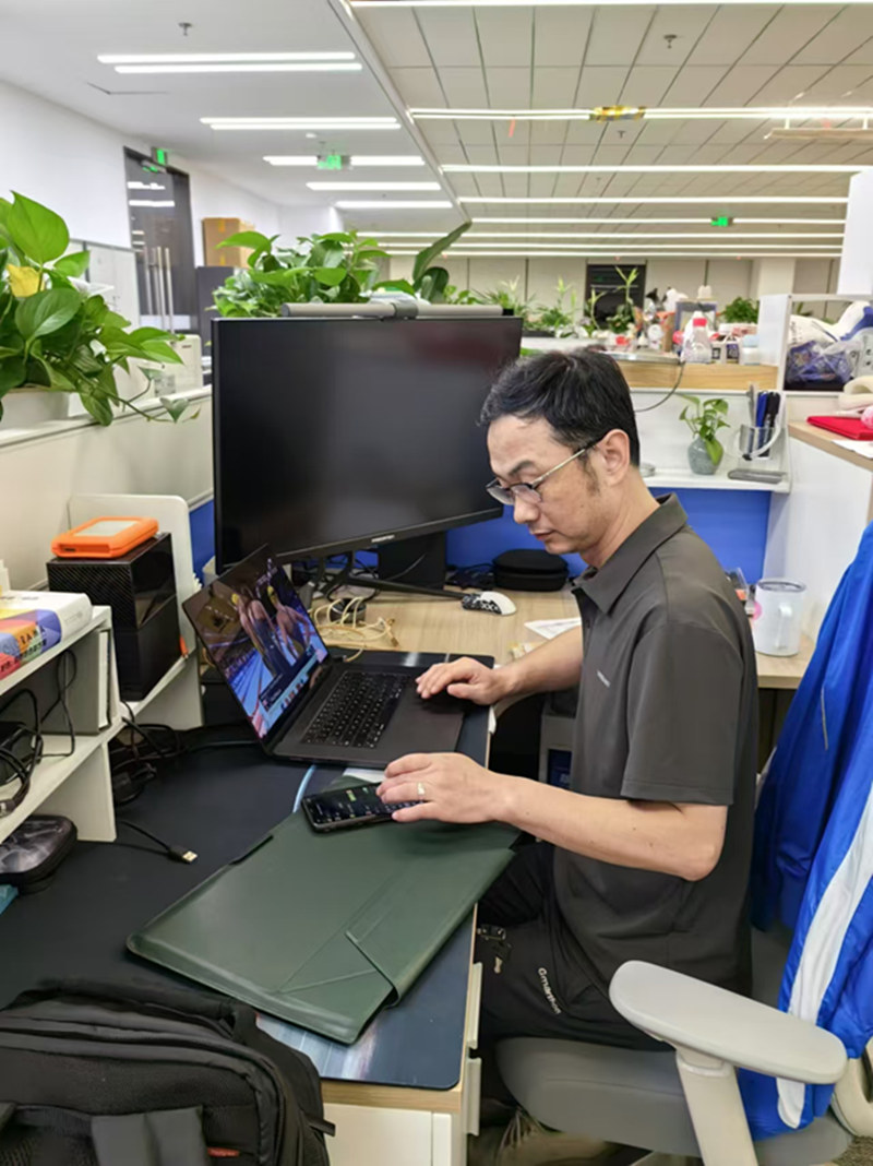 責(zé)編徐馳通宵工作.jpg
