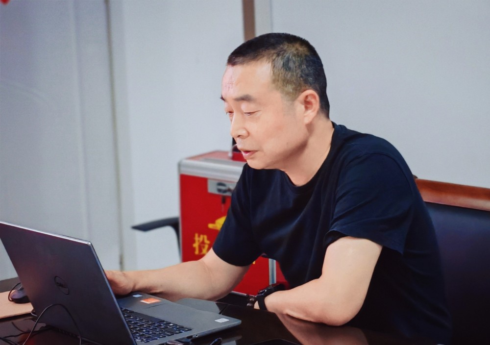 工作照2_副本.jpg
