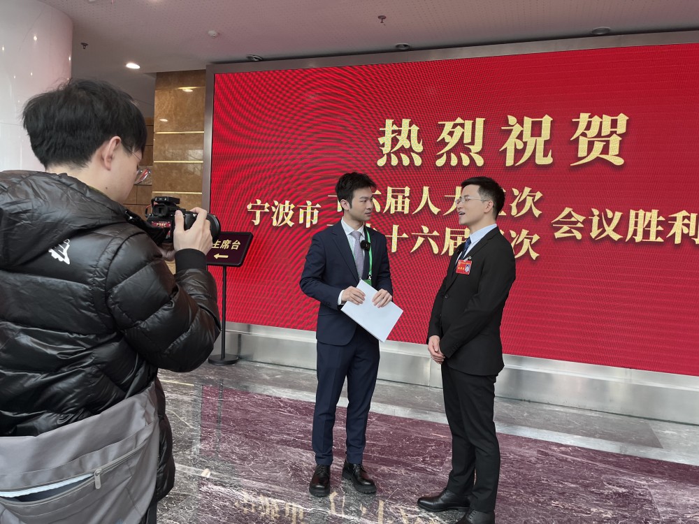 廣播新聞中心記者陳嘉瑋、林晨雨現(xiàn)場采訪.jpg